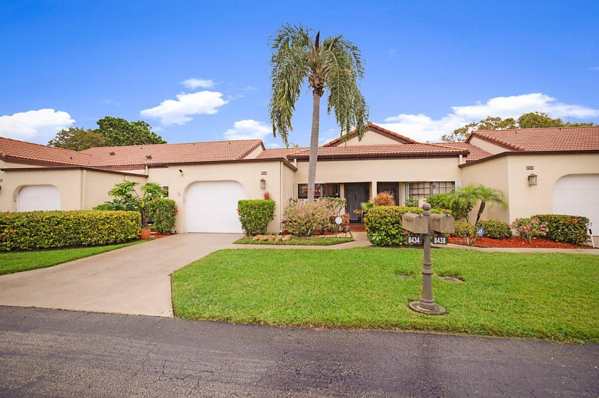 Great Location This 2/2/1 villa with Lakeview's is perfectly - Beach Home for sale in Boynton Beach, Florida on Beachhouse.com