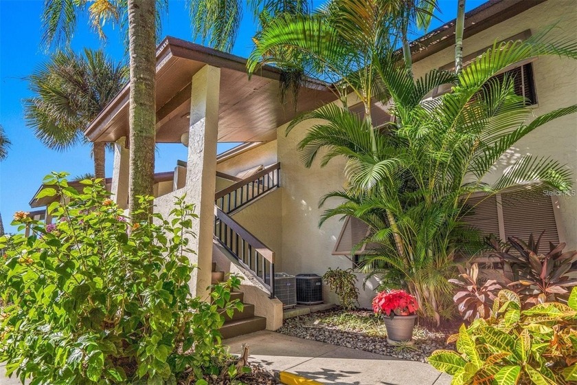 This sunny 2nd Floor condo turnkey furnished, has been remodeled - Beach Condo for sale in Sarasota, Florida on Beachhouse.com