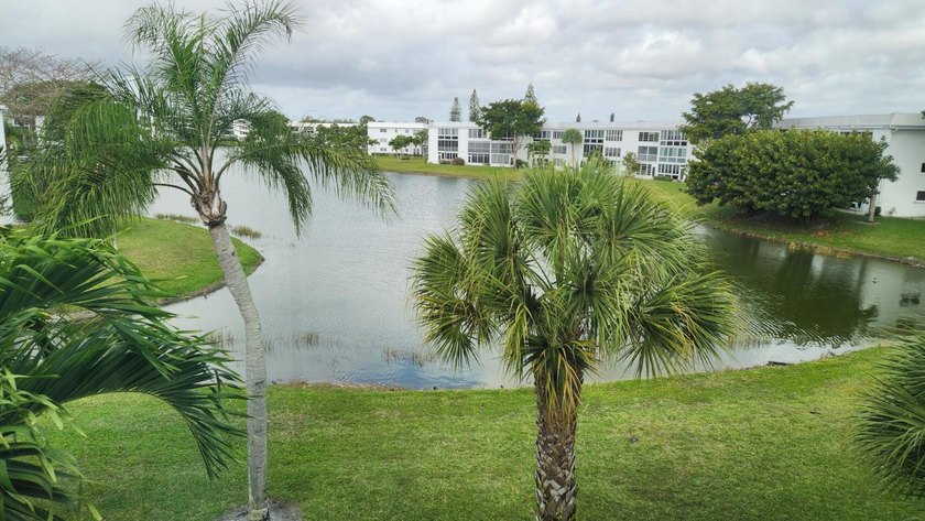 Mostly renovated, One Bedroom on the 3rd Floor of an elevator - Beach Condo for sale in West Palm Beach, Florida on Beachhouse.com