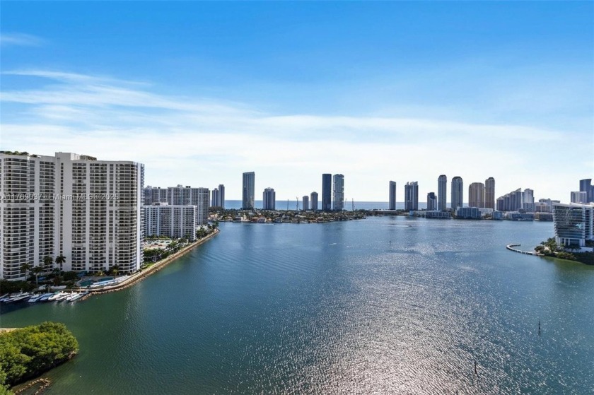 SPACIOUS 2 BEDS, 2.5 BATHS W/ OPEN FLOOR PLAN IN THE VERY - Beach Condo for sale in Aventura, Florida on Beachhouse.com