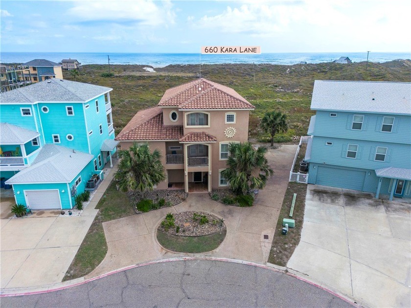 Welcome to 660 Kara Lane, a beautifully situated Port Aransas - Beach Home for sale in Port Aransas, Texas on Beachhouse.com