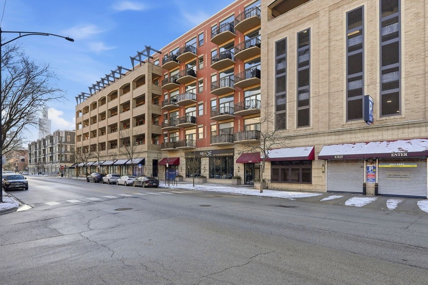 Welcome to the heart of the West Loop! Incredible value for this - Beach Condo for sale in Chicago, Illinois on Beachhouse.com