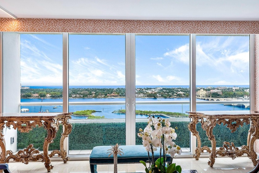 Lovely 2/2 to move right into. The Breakers, the Town of Palm - Beach Condo for sale in West Palm Beach, Florida on Beachhouse.com