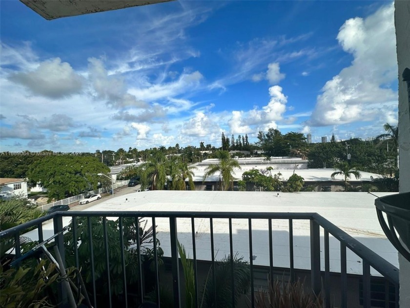 It is a corner unit boasts with 2 balconies, no age restriction - Beach Condo for sale in Miami Beach, Florida on Beachhouse.com