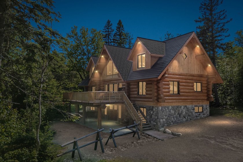 LE GRAND DUC** Au coeur de la foret, dans le tres prise Fief du - Beach Home for sale in Petite-Rivière-Saint-FrançOis, Quebec on Beachhouse.com