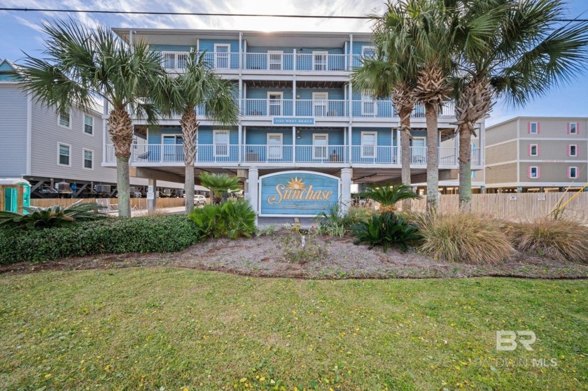 Don't miss out on this captivating Gulf side condo in Gulf - Beach Home for sale in Gulf Shores, Alabama on Beachhouse.com