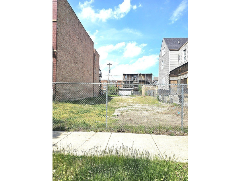 Attention Developers, Builders and Investors! Great development - Beach Lot for sale in Chicago, Illinois on Beachhouse.com