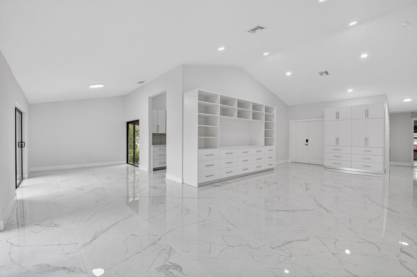 TOTAL MODERN RENOVATION. Spacious corner villa is 3-bed 2- bath - Beach Townhome/Townhouse for sale in Boca Raton, Florida on Beachhouse.com