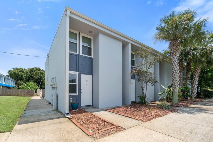 Located in a prime central location just minutes from the beach - Beach Condo for sale in Gulf Breeze, Florida on Beachhouse.com