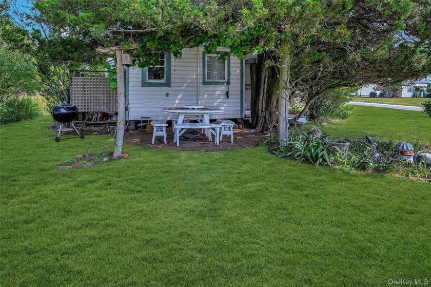 This can be your piece of paradise on the East End of Long - Beach Home for sale in Greenport, New York on Beachhouse.com