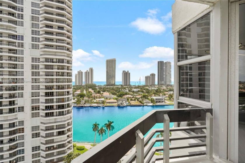 Beautiful & bright contemporary condo in the prestigious Mystic - Beach Condo for sale in Aventura, Florida on Beachhouse.com