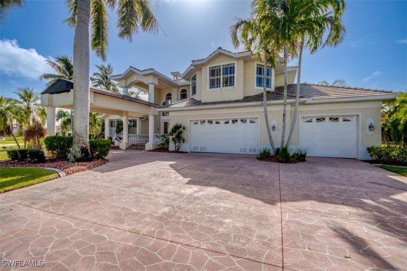 Beautiful 2 story 6 bedroom plus den residence with almost 4,000 - Beach Home for sale in Cape Coral, Florida on Beachhouse.com