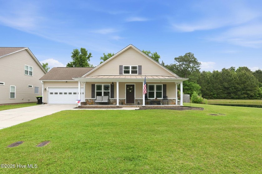 WELCOME HOME! Move-in ready 3-bedroom home in Croatan Crossing - Beach Home for sale in New Bern, North Carolina on Beachhouse.com