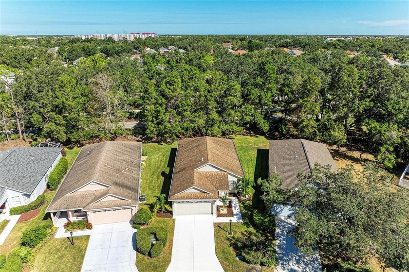 Welcome to your home in Summerfield Village, one of the most - Beach Home for sale in Lakewood Ranch, Florida on Beachhouse.com