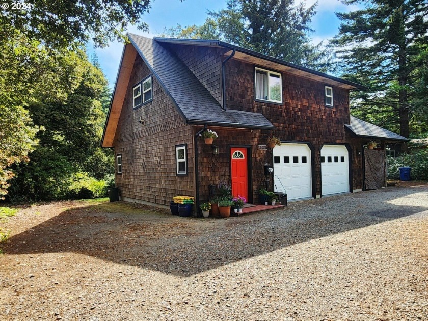 Escape to your own private sanctuary with this custom-built 1 - Beach Home for sale in Port Orford, Oregon on Beachhouse.com