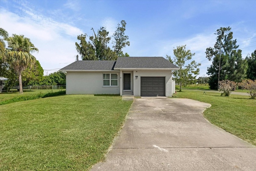 Under contract-accepting backup offers. Welcome to 5004 3rd Ave - Beach Home for sale in Palmetto, Florida on Beachhouse.com