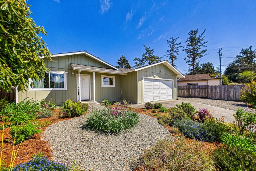 Preview this Home with a Suitable layout and features  for both - Beach Home for sale in Mckinleyville, California on Beachhouse.com
