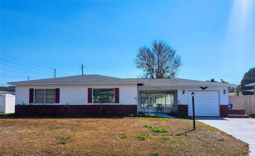 RARE FIND!! This solid-built home with 2-bedrooms, 1-bath, 1-car - Beach Home for sale in St. Petersburg, Florida on Beachhouse.com