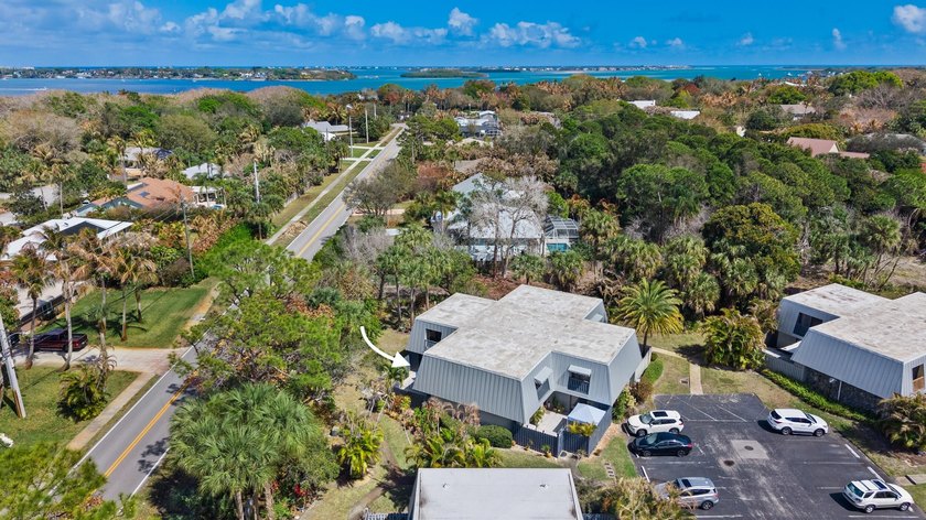 Prime Stuart Location - Insurance Included in HOA! Enjoy the - Beach Townhome/Townhouse for sale in Stuart, Florida on Beachhouse.com