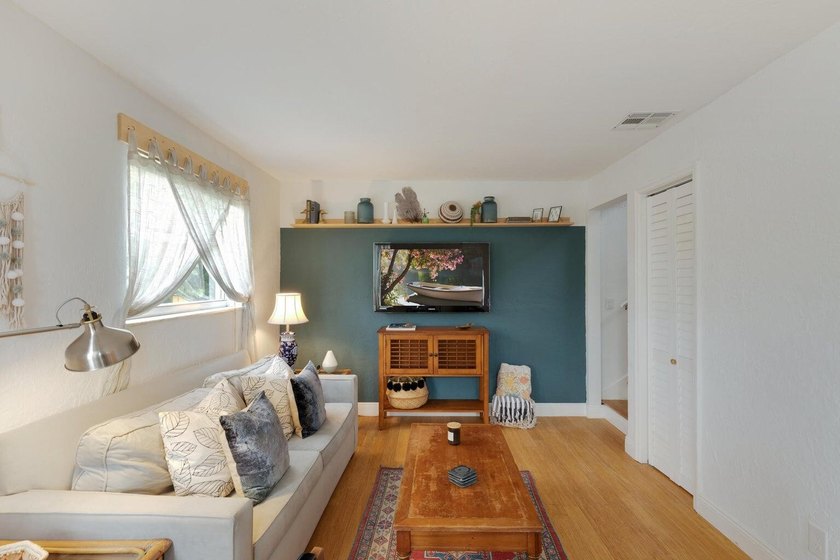 CBS 2 bed 1 bath home located in the heart of Downtown West Palm - Beach Condo for sale in West Palm Beach, Florida on Beachhouse.com