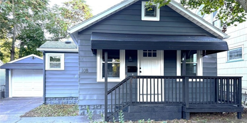 Beautifully remodeled 2 bedroom, 1 bath ranch in Irondequoit - Beach Home for sale in Irondequoit, New York on Beachhouse.com