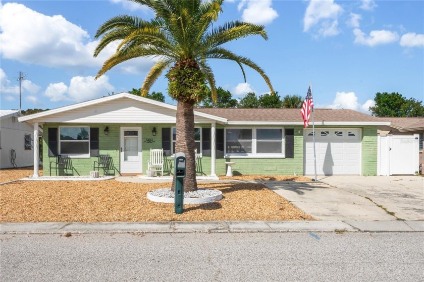 Welcome to your personal oasis in Holiday, Florida! This - Beach Home for sale in Holiday, Florida on Beachhouse.com