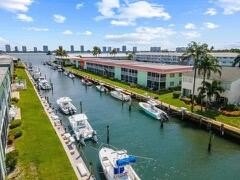 Prime Waterfront Condo in North Palm Beach Condo Features - Beach Condo for sale in North Palm Beach, Florida on Beachhouse.com