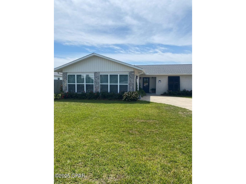 Live the coastal dream in this beautiful 3 bedroom, 2 bath house - Beach Home for sale in Mexico Beach, Florida on Beachhouse.com