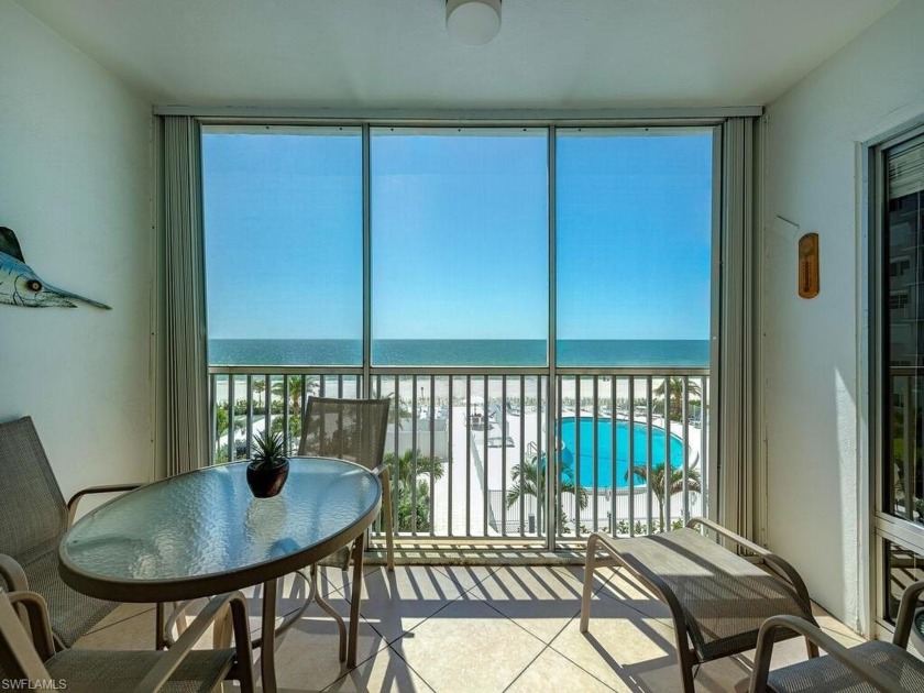 Beautiful remodel with coastal decor, shimmering master bath - Beach Home for sale in Naples, Florida on Beachhouse.com