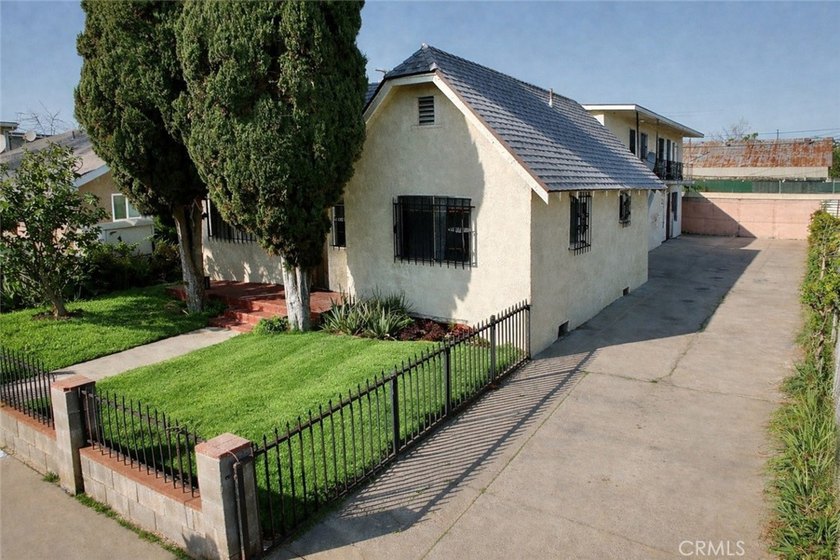Introducing 1339 E Wesley Drive, a high-performing 5-unit - Beach Home for sale in Long Beach, California on Beachhouse.com