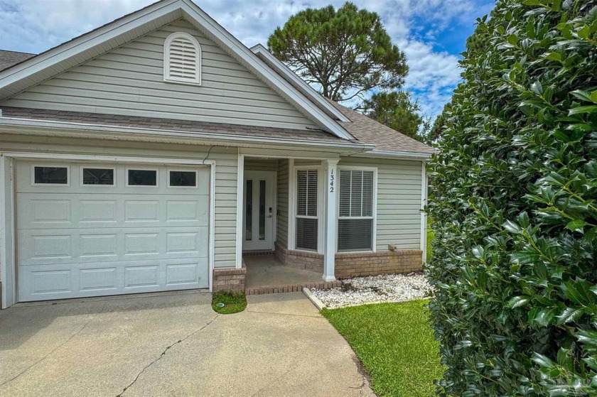 Beautiful 3BR/2.5BA end-unit townhome in the desirable Tiger - Beach Home for sale in Gulf Breeze, Florida on Beachhouse.com