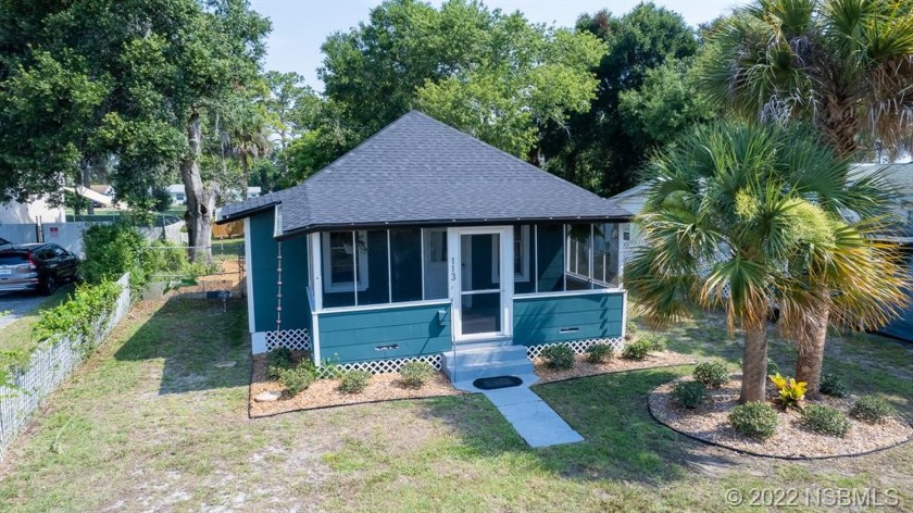 Want to live down by the river in the historic district? Stroll - Beach Home for sale in Edgewater, Florida on Beachhouse.com