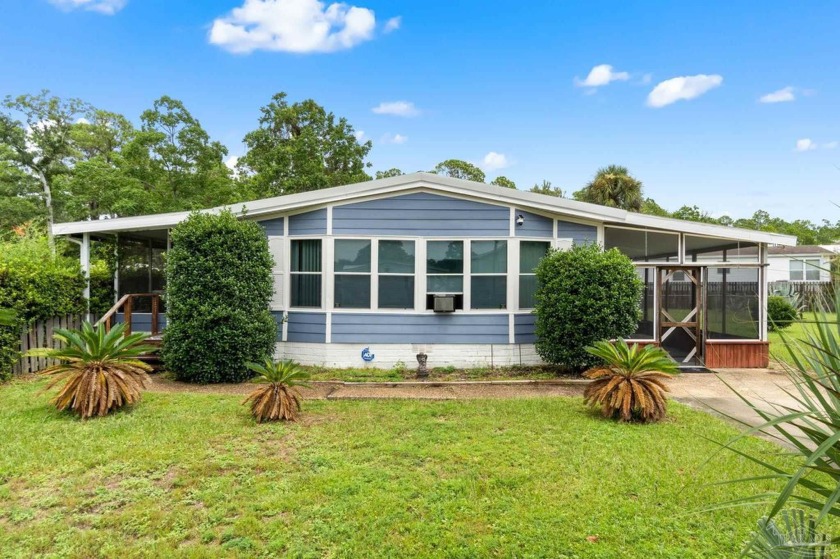 **BRAND NEW WATER HEATER AND RECENT PRICE REDUCTION!**Welcome to - Beach Home for sale in Pensacola, Florida on Beachhouse.com