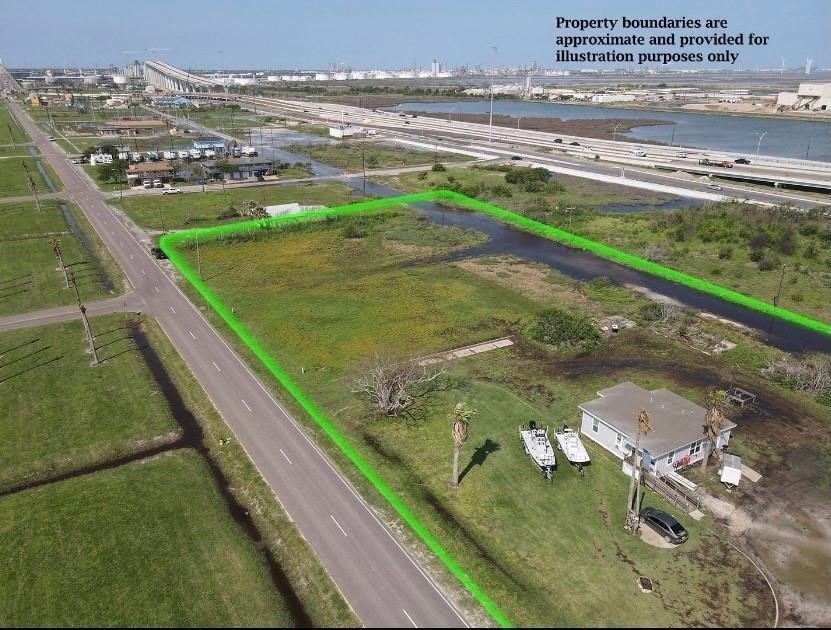 Positioned just blocks from North Beach, this rare 2.5 acre - Beach Commercial for sale in Corpus Christi, Texas on Beachhouse.com