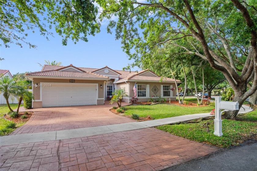 Here we have a spacious 4 bedroom 2 1/2 bathroom home on a large - Beach Home for sale in Miramar, Florida on Beachhouse.com