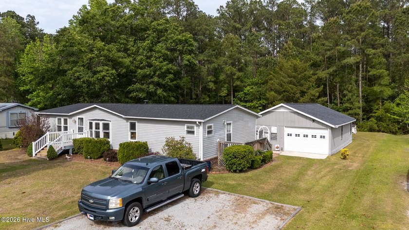 Want the best of both worlds this home has it. Country location - Beach Home for sale in Swansboro, North Carolina on Beachhouse.com