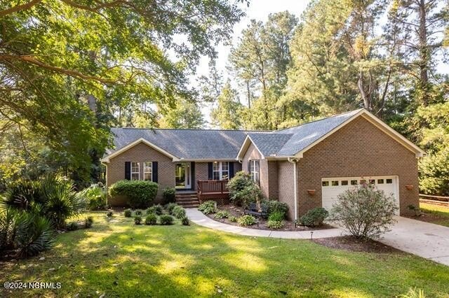 This spectacular brick single-story waterfront  home is located - Beach Home for sale in Oriental, North Carolina on Beachhouse.com