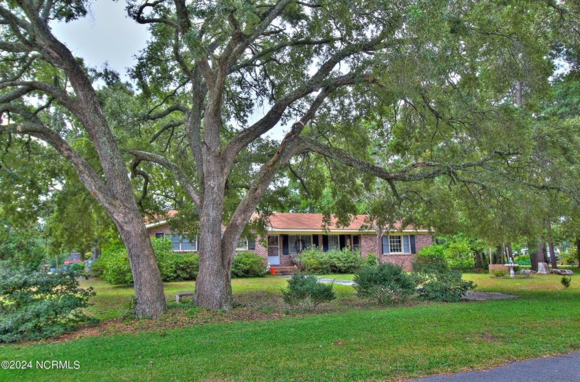 Transform this spacious ranch-style 3BR/2BA home in the charming - Beach Home for sale in Calabash, North Carolina on Beachhouse.com