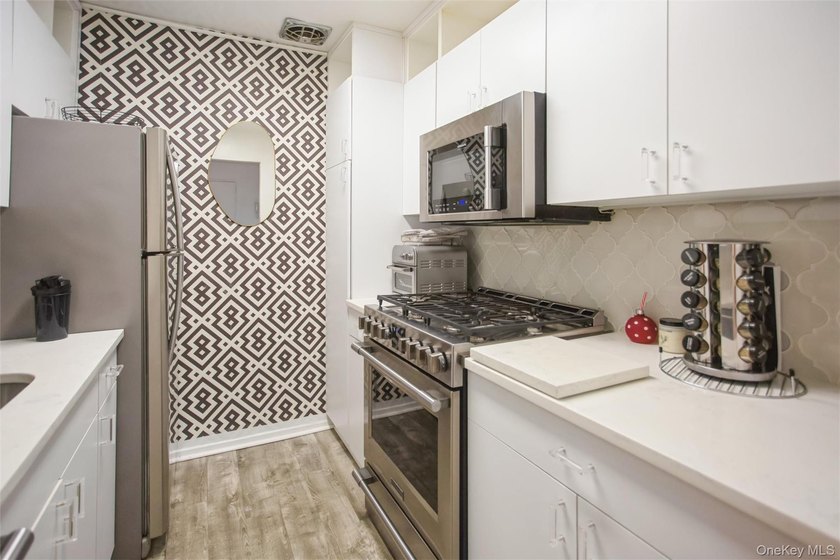 This generously sized 1-bedroom, 1-bath apartment is located - Beach Home for sale in Long Beach, New York on Beachhouse.com