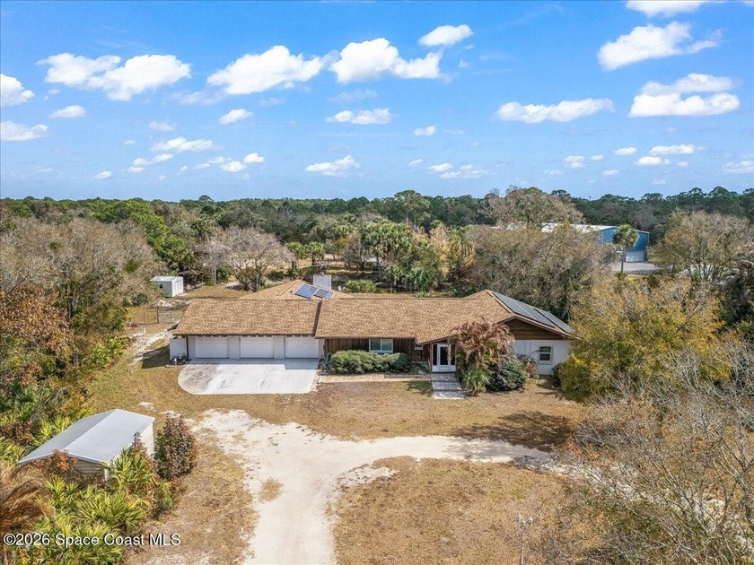 Welcome to your private equestrian retreat, where comfort, space - Beach Home for sale in Malabar, Florida on Beachhouse.com