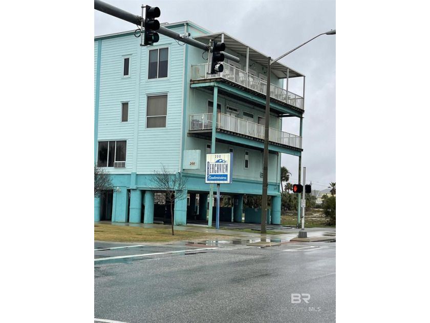 Beautiful one bedroom one bath studio apt across the street from - Beach Home for sale in Gulf Shores, Alabama on Beachhouse.com