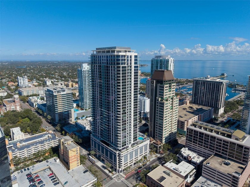 Positioned on the 28th floor within the newly
completed ART - Beach Condo for sale in St. Petersburg, Florida on Beachhouse.com