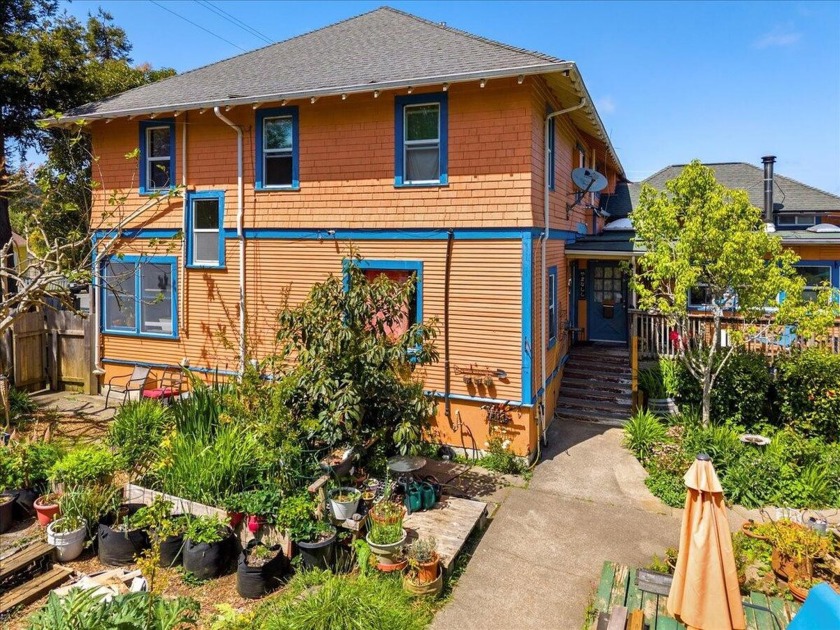 Spacious Multi-Unit Home with Income Potential on Expansive Lot - Beach Home for sale in Eureka, California on Beachhouse.com