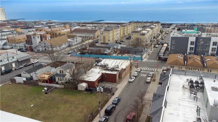 Opportunity Zone!! Attention all investors; Great opportunity to - Beach Lot for sale in Rockaway Beach, New York on Beachhouse.com
