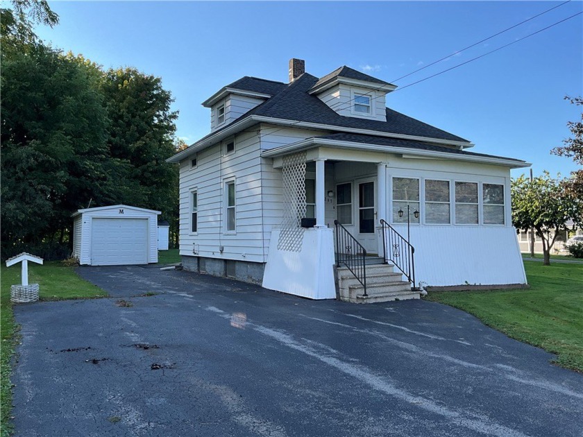 Come and explore this charming Cape Cod in a quaint location - Beach Home for sale in Ridgeway, New York on Beachhouse.com