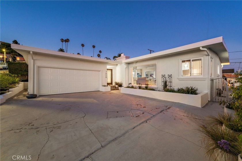 Charming California coastal beach house with ocean views on a - Beach Home for sale in San Pedro, California on Beachhouse.com