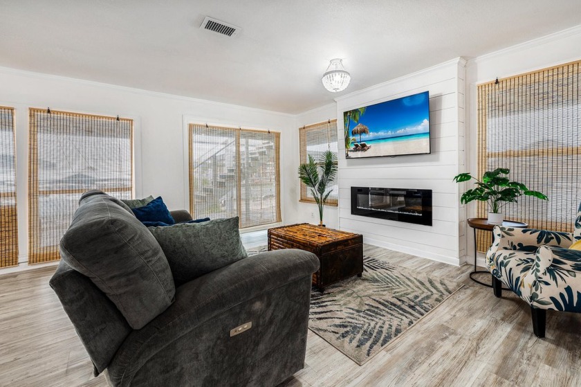 INVESTORS!!  Turn key duplex with proven rental history - Beach Home for sale in Panama City Beach, Florida on Beachhouse.com