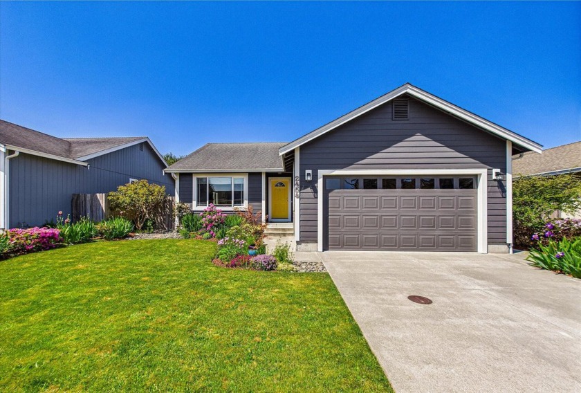 This immaculate, move in ready home is the shining gem you've - Beach Home for sale in Mckinleyville, California on Beachhouse.com