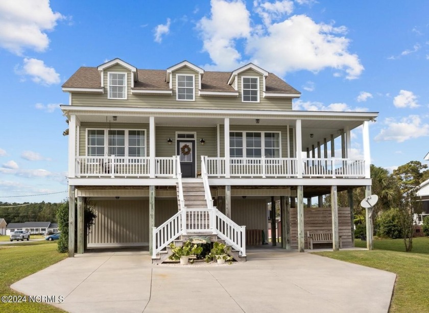 This beautiful home has been lovingly maintained since the - Beach Home for sale in Beaufort, North Carolina on Beachhouse.com