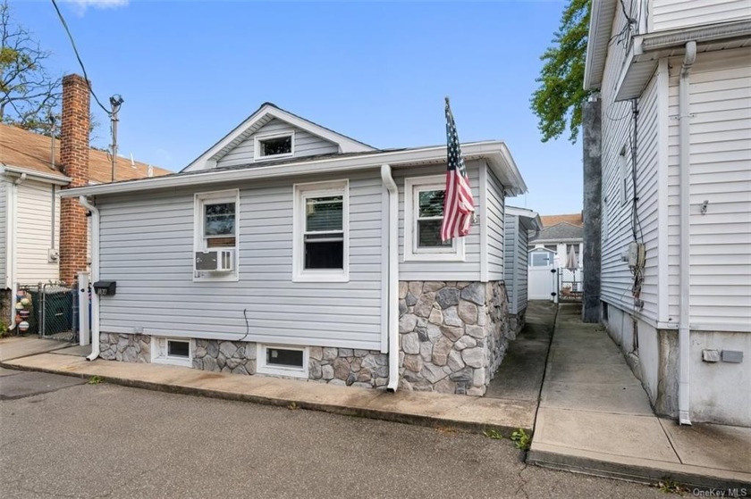 This is a Move-in condition, bright and airy two bedroom ranch - Beach Home for sale in Bronx, New York on Beachhouse.com